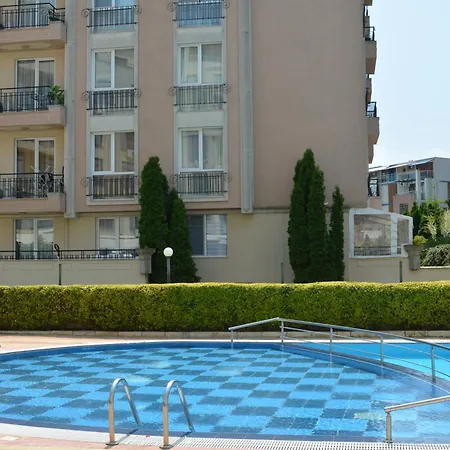 Rainbow 1 Complex Hotel apartamentowy 3*