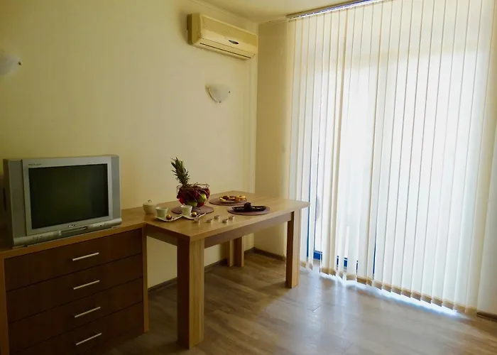 Rainbow 1 Complex Lägenhetshotell Slăntjev Brjag